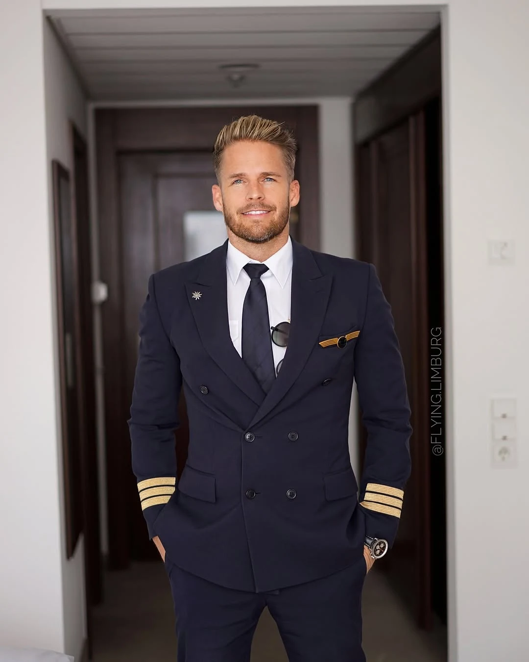 Ben Limburg in Pilotenuniform